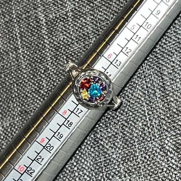 Beautiful Multi-Stone Sterling Silver Ring. SZ 7. ๐ - Picture 5 of 7